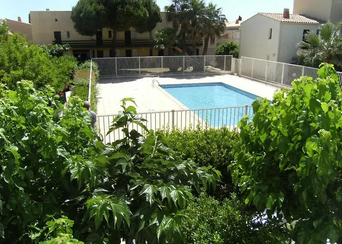 Cap D'adge A Cote Camp Natu